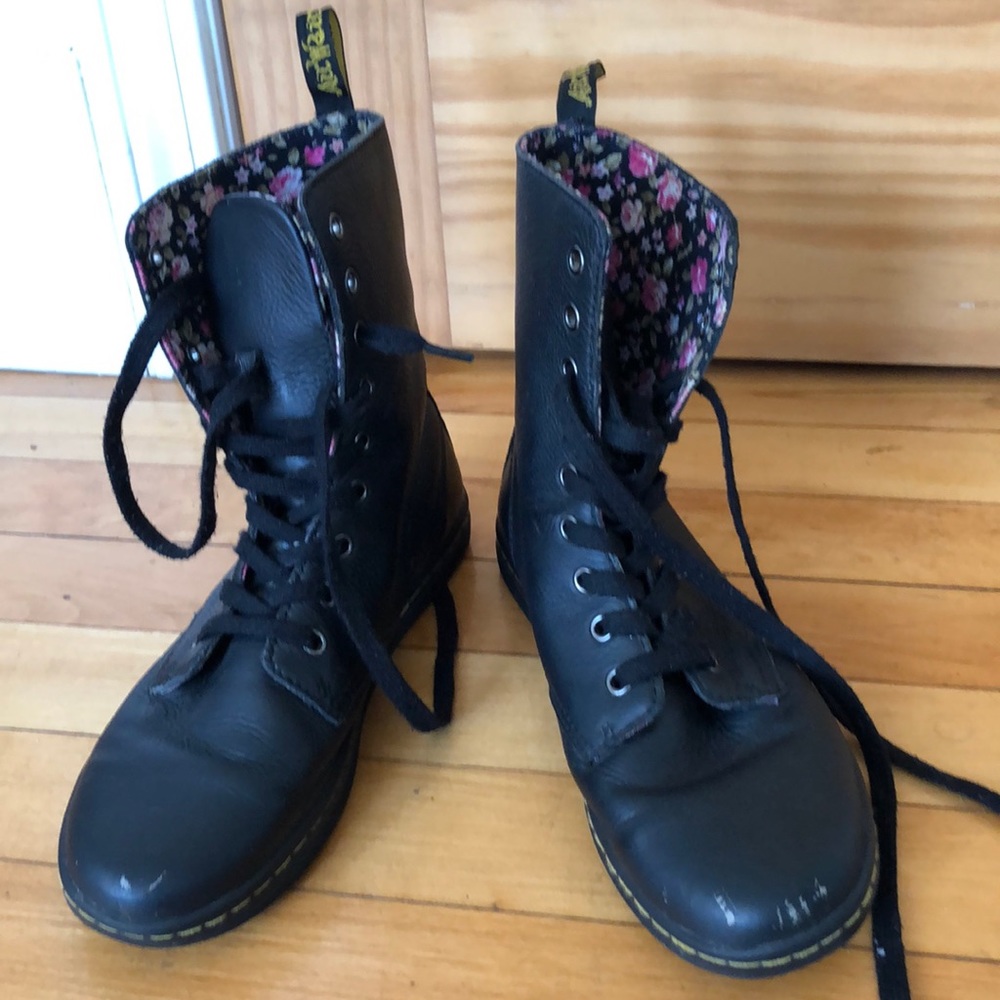 Dr. Martens Stratford 9-Eye Fold Down Boot